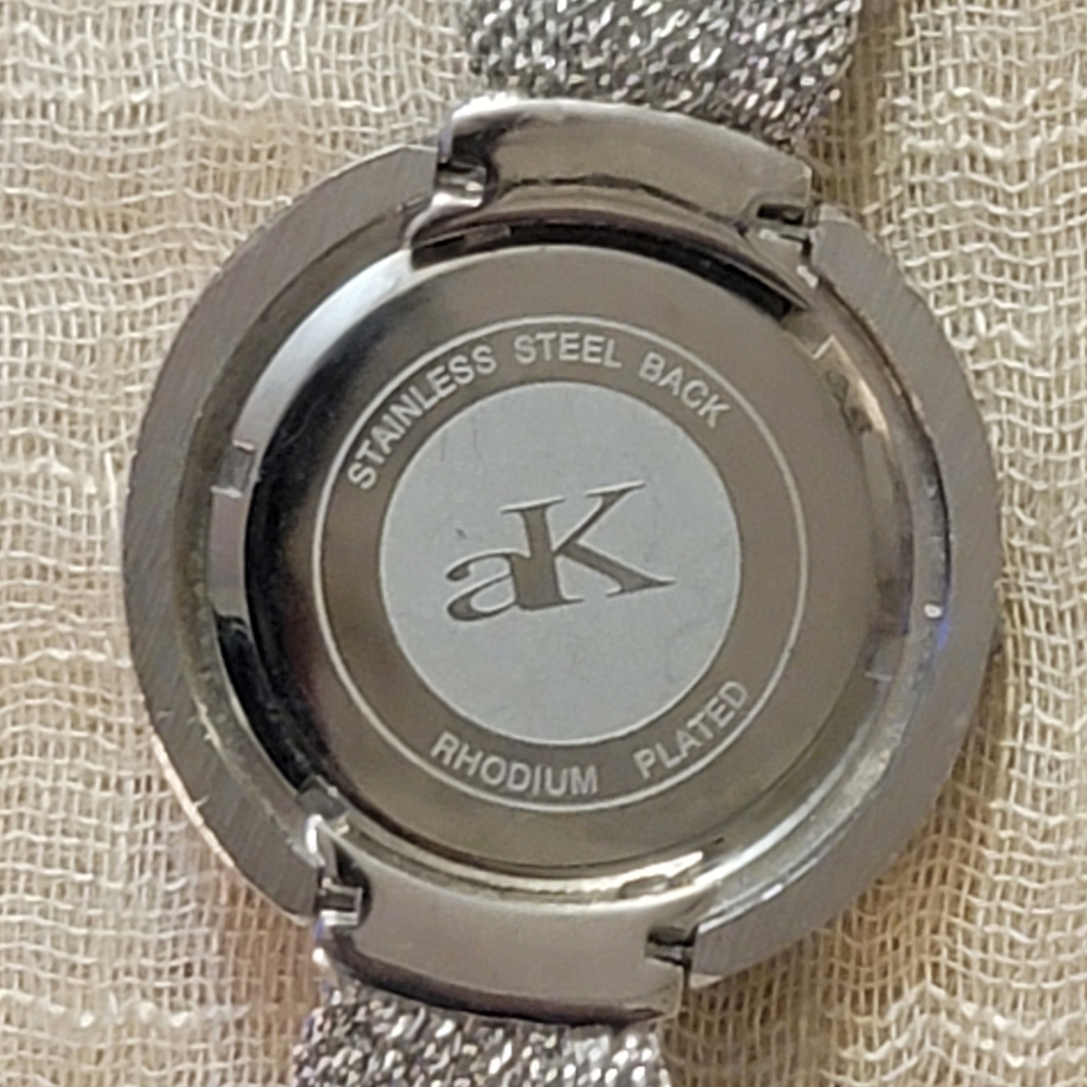 Adee Kaye Silver Women's Watch with Mesh Band Needs Battery - Picture 5 of 5